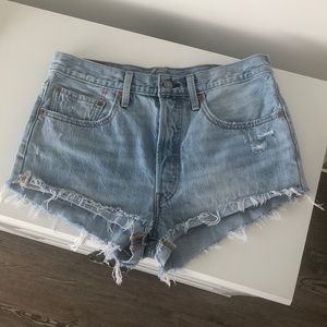 501 LEVIS Lightwash Shorts, 30